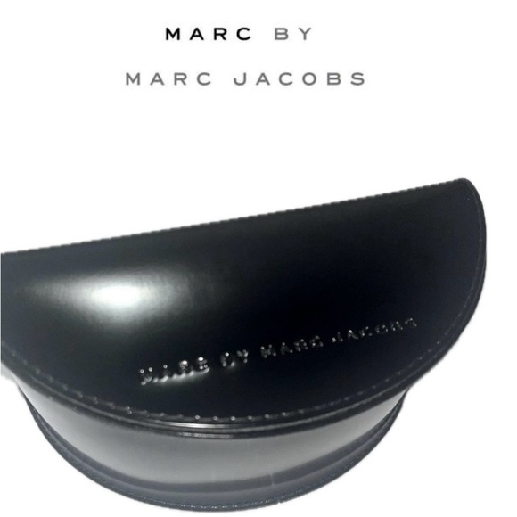 Marc by Marc Jacobs Black Patent Leather Sunglasses Case - Picture 1 of 10